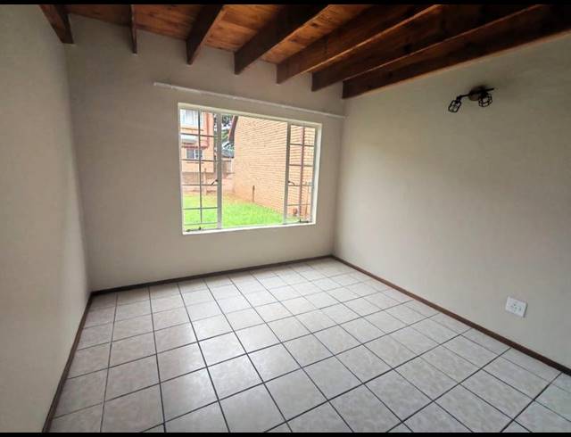 2 BEDROOM TOWNHOUSE FOR SALE IN CELTISDAL